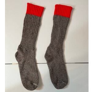 NWOT Men’s Pair of Gray Wool Socks with Red Cuffs Ski Heavy Thermal Sz 9-14